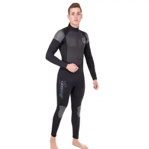 Seavenger: Get a Free Accessory When You Buy a Wetsuit