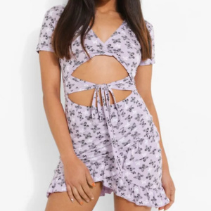 boohoo.com: Up to 80% OFF Selected Dresses