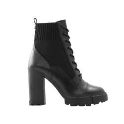 Rebel
Combat boots - Lug sole
