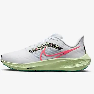 Nike: Women Shoes, Extra 25% OFF