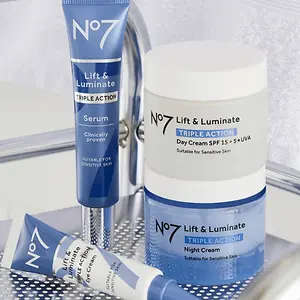 No7 Beauty US: Free Cosmetics Bag when you Spend $70!