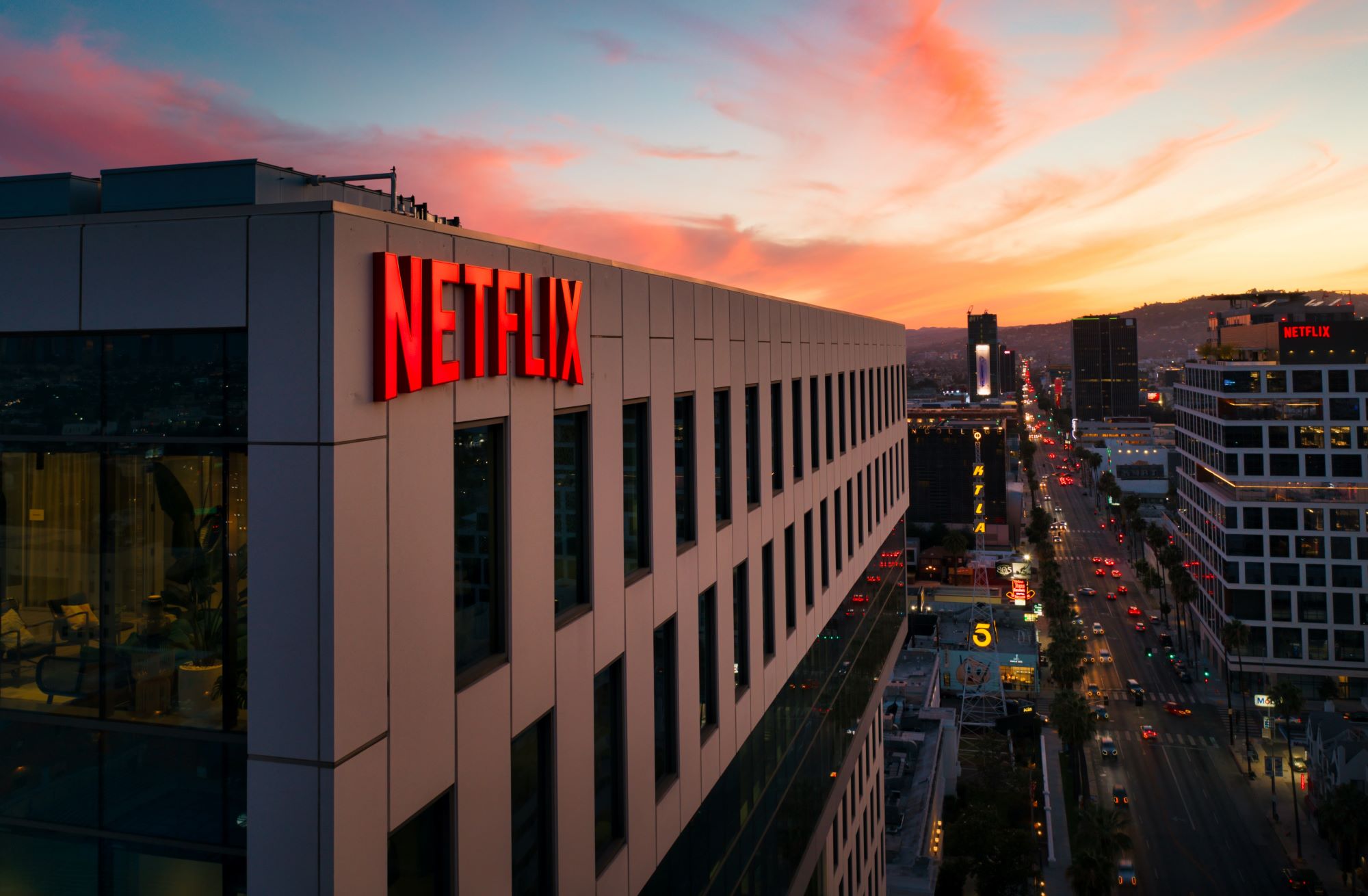Factors to Consider When Choosing between Netflix & Hulu