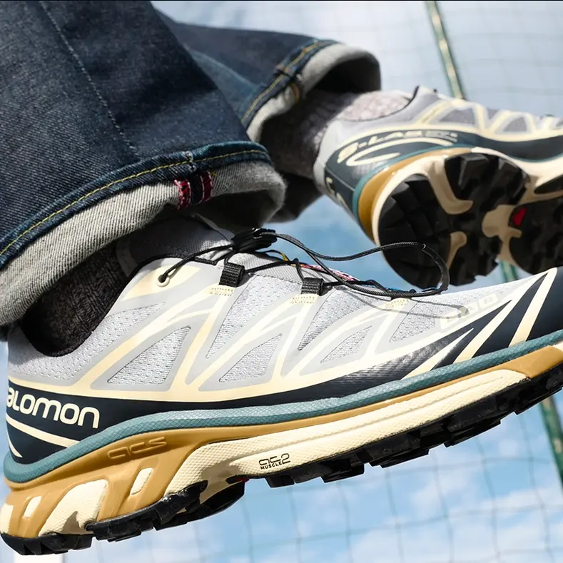 SSENSE：Salomon 运动鞋热卖 XT-4 OG Aurora Borealis 运动鞋$147