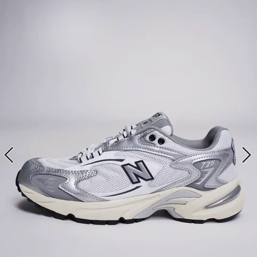 赵昭仪、IU同款！New Balance 白银725运动鞋