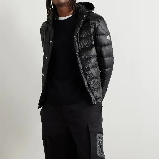 Moncler Gliere 经典徽标黑色羽绒服