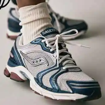 Saucony Triumph 运动鞋 3色