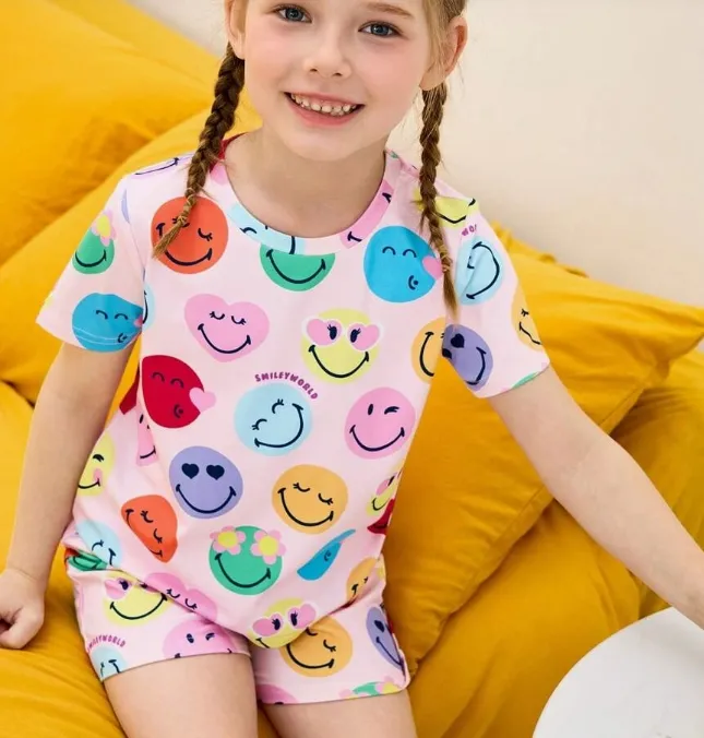 SmileyWorld X SHEIN 少女彩色笑脸图案睡衣套装