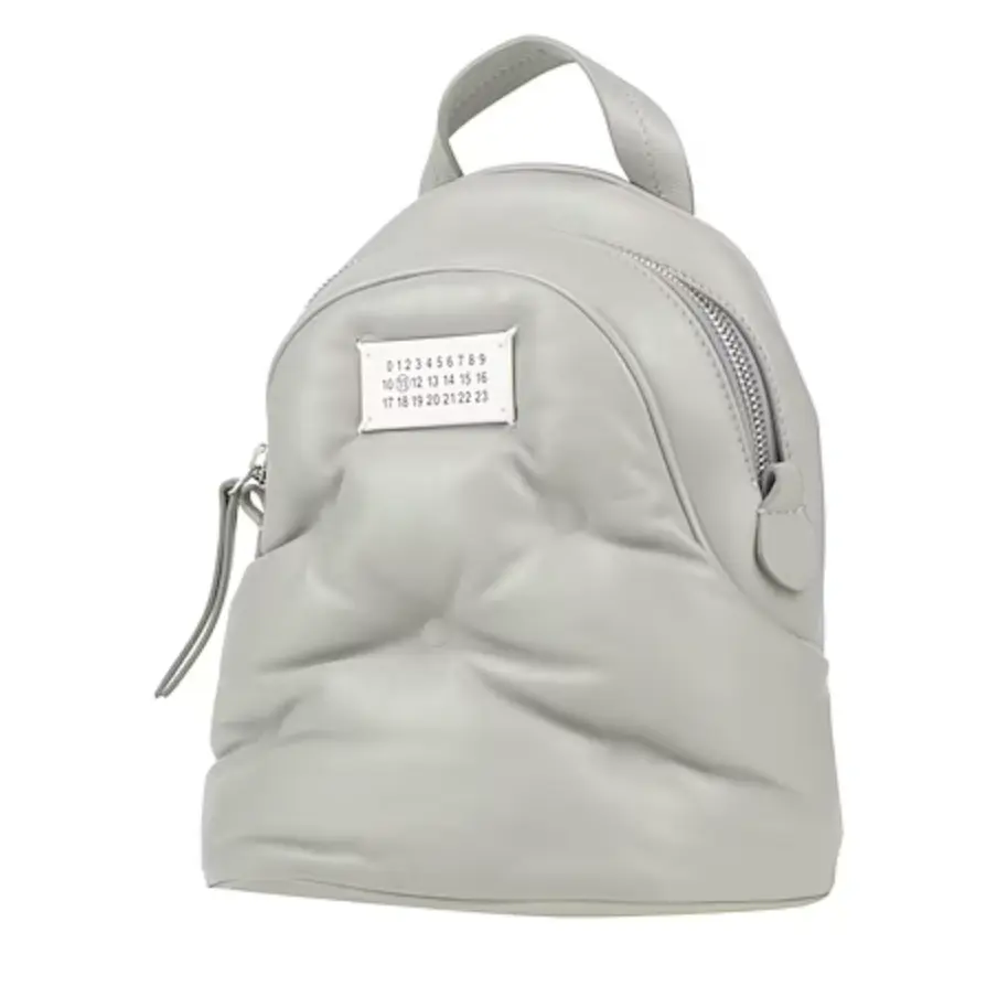 Jennie、王悦伊同款不同色！Maison Margiela 灰Glam Slam 灰色双肩包
