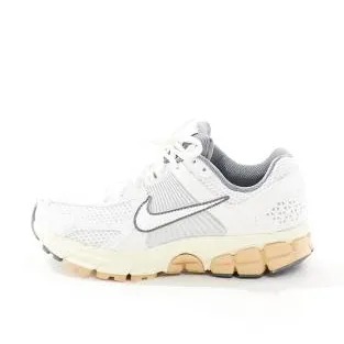 Nike 银白 Vomero 5运动鞋
