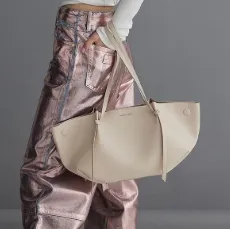 Charles & Keith 褶皱母子托特包