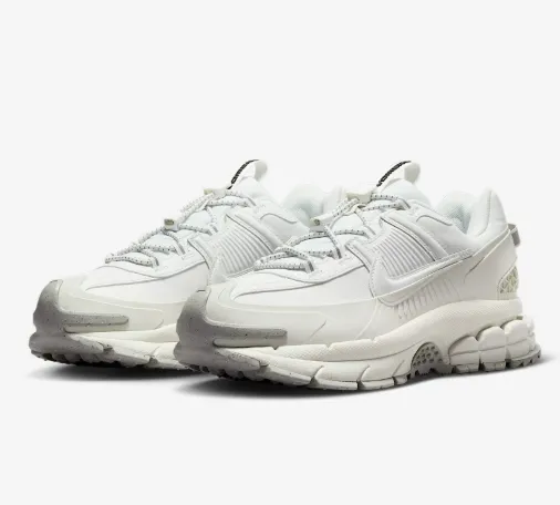 Nike  Zoom Vomero Roam 女士运动鞋