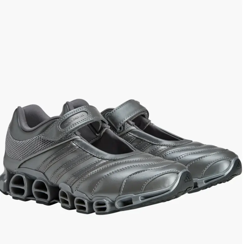 Adidas 机能风玛丽珍鞋