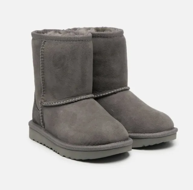 UGG 灰色长筒靴 童鞋