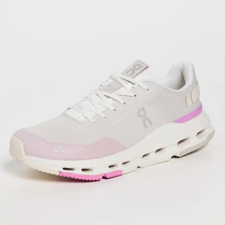 ON 树莓粉 Cloudnova Form 2运动鞋