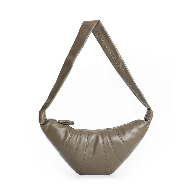 LEMAIRE Croissant 中号深卡其色牛角包