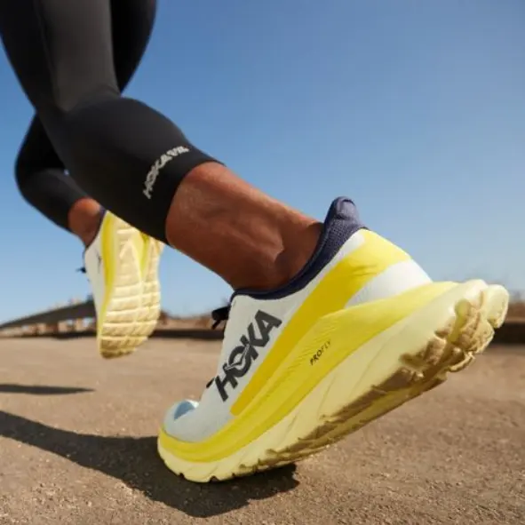 Slam Jam:  Hoka 舒适运动鞋专场促销 Speedgoat 2 运动鞋$82