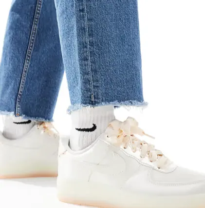 Nike  Air Force 1 '07 LV8 运动鞋