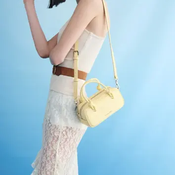 多色可选！Charles & Keith Sammie 细长款结带提手包