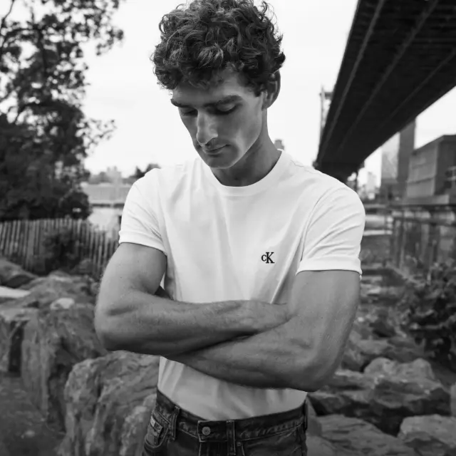 Calvin Klein：全场服饰低至3折 内衣7折