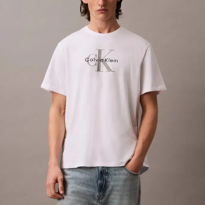 Calvin Klein 字母徽标 T 恤
