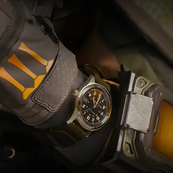 Hamilton X CALL OF DUTY BLACK OPS 7 卡其野战系列自动腕表特别版