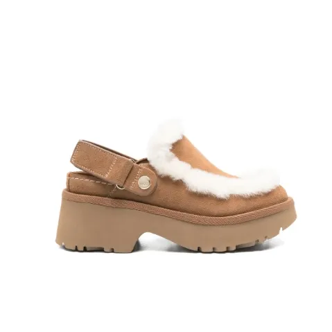 UGG Esmee 皮草边饰中跟鞋