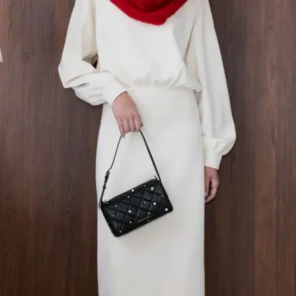 Charles & Keith Janie 珍珠装饰手提包