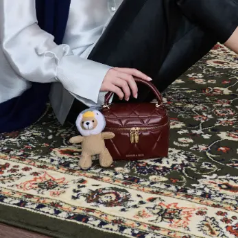 Charles & Keith Arwen 手提化妆包