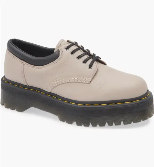 Dr. Martens  奶茶色德比鞋
