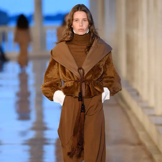 Tessabit US：S'Max Mara 品牌私促 羊毛大衣$502 仿皮草夹克$357