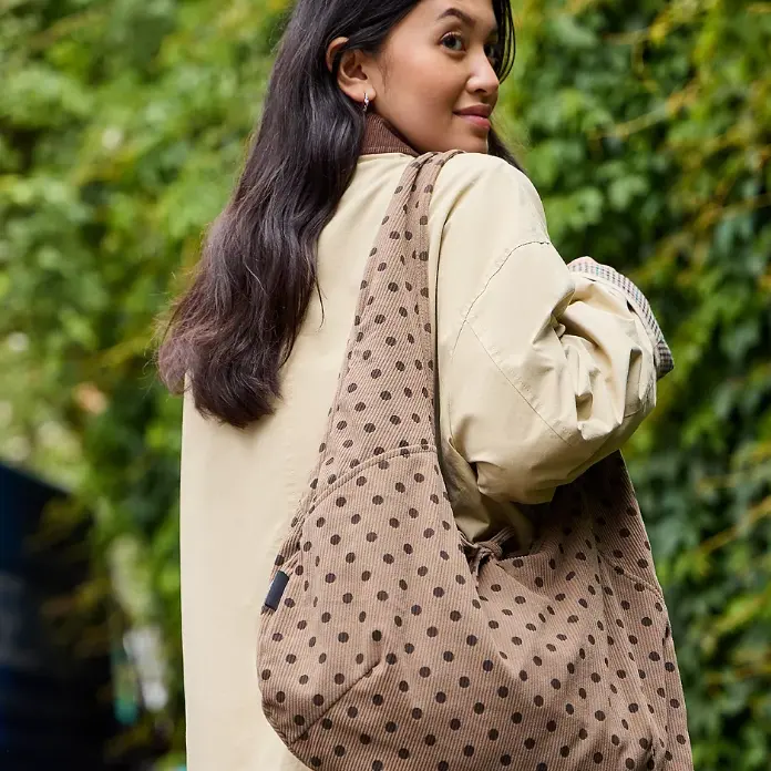 Urban Outfitters 英站：精选服饰包袋、家居用品等