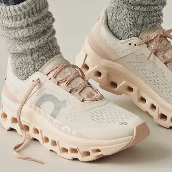 On Cloudmonster 运动鞋