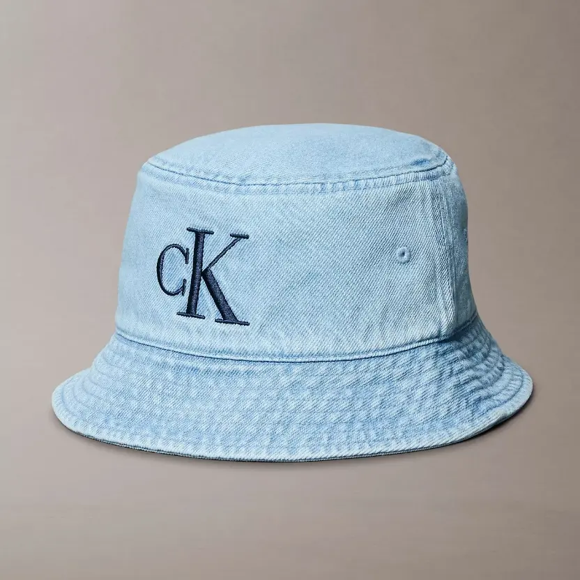 Calvin Klein 水洗牛仔徽标渔夫帽