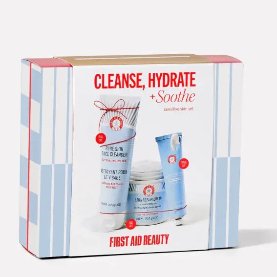 First Aid Beauty 清洁、保湿和舒缓套装