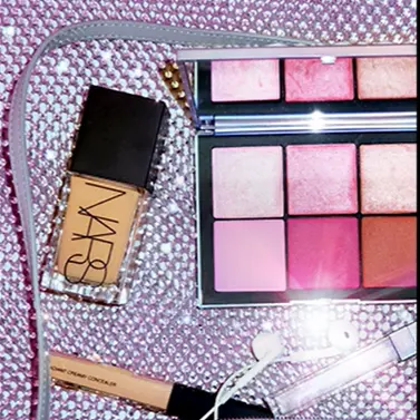 NARS Cosmetics：折扣区热卖 入超方瓶粉底液、限定大白饼等