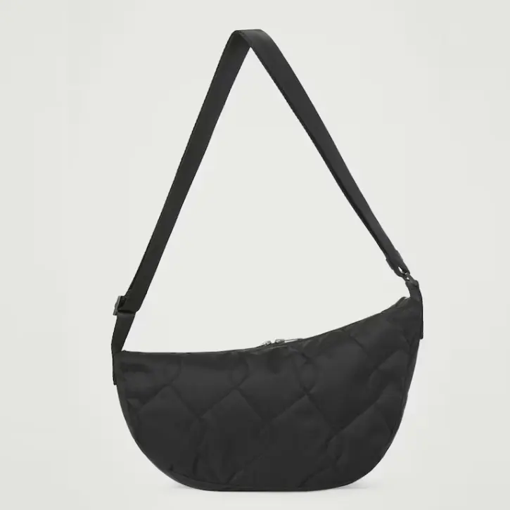 史低！COS 黑色尼龙斜挎包
