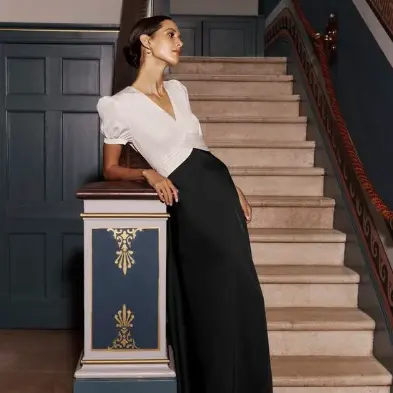 Hobbs：冬季大促！Get高级老钱风穿搭 Beaverbrooke 印花连衣裙£85