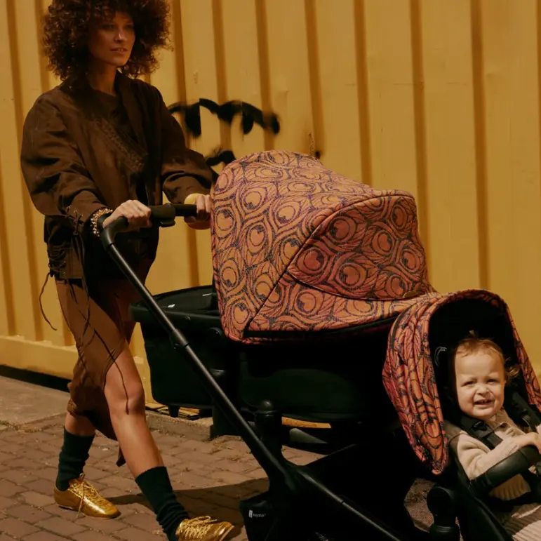 Bugaboo：年末钜惠狂欢 荷兰高端婴童出行系列