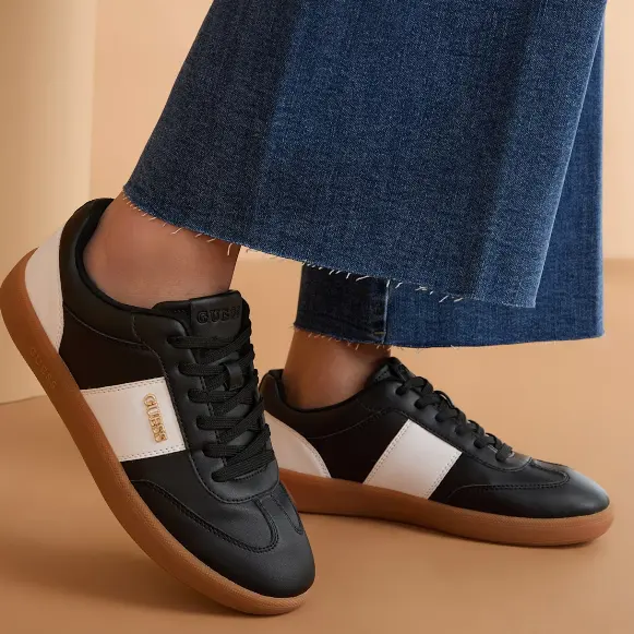 GUESS Pelara 低帮运动鞋