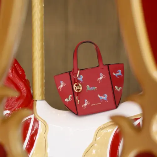 Michael Kors：马年限定上线！入孟姐、檀健次同款包袋