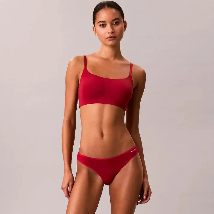 Calvin Klein 红色无痕内衣