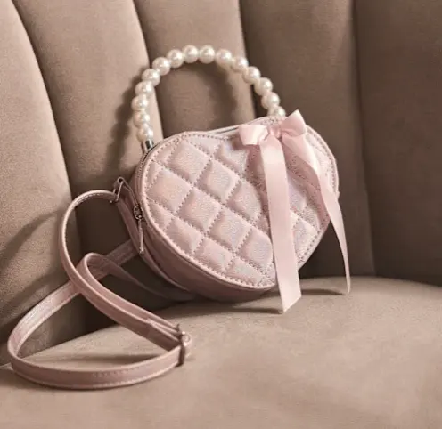 Gymboree 爱心菱格手提包