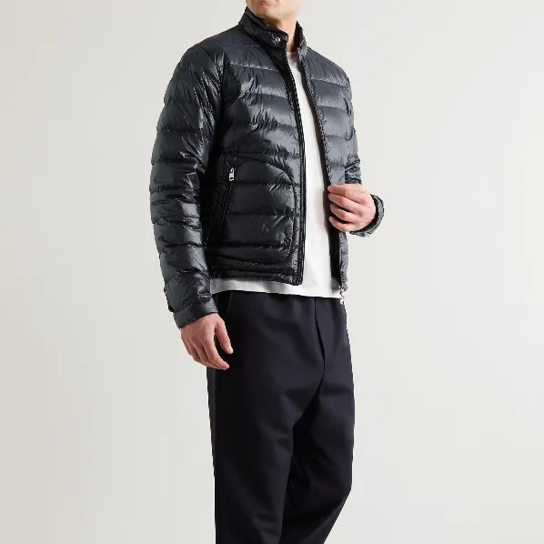 MOCNLER Acorus 徽标羽绒服