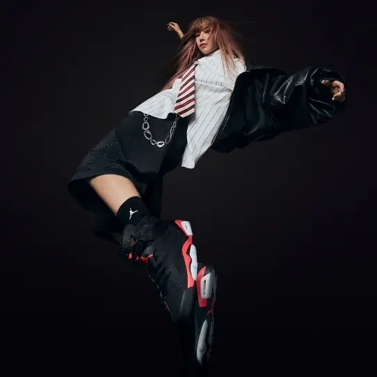 Sports Direct UK：精选运动服饰大促 Nike 徽标羽绒服£40