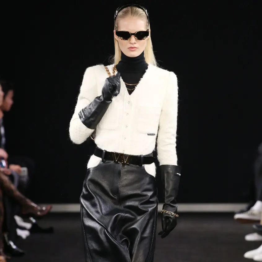 SSENSE：解锁纽约街头奢潮 Alexander Wang 及副线潮品 粉色企领T恤$86