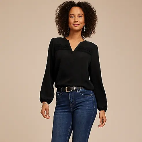 Maurices 钩针花边V领衬衫