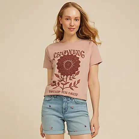 钩针花卉经典修身图案T恤