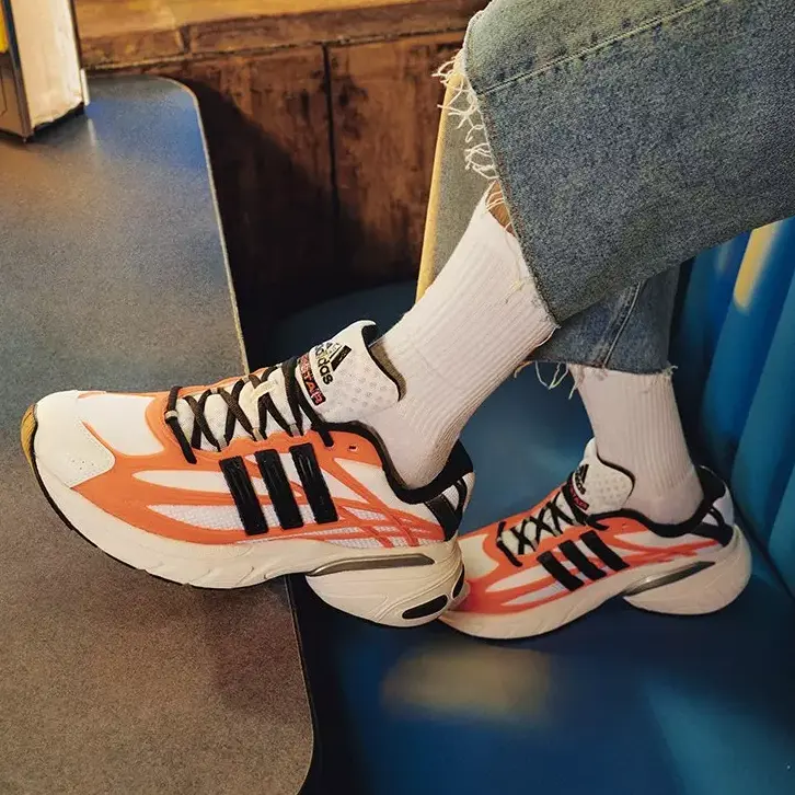 JD Sports 美国：38节大促 多买多省 关注 Adidas、Nike、ON