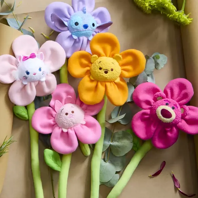 Disney Store：花朵玩偶、新款联名服饰等大量春日上新