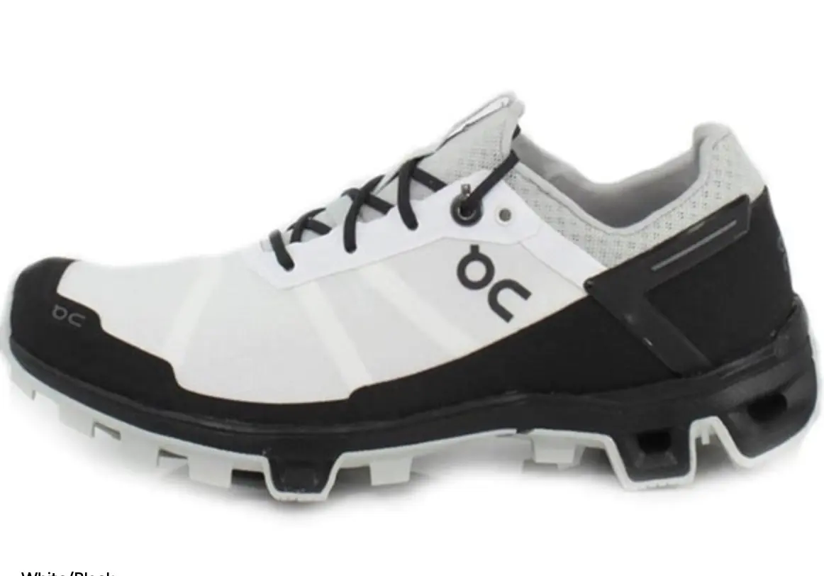 On Running Cloudventure Peak 2 女款运动鞋